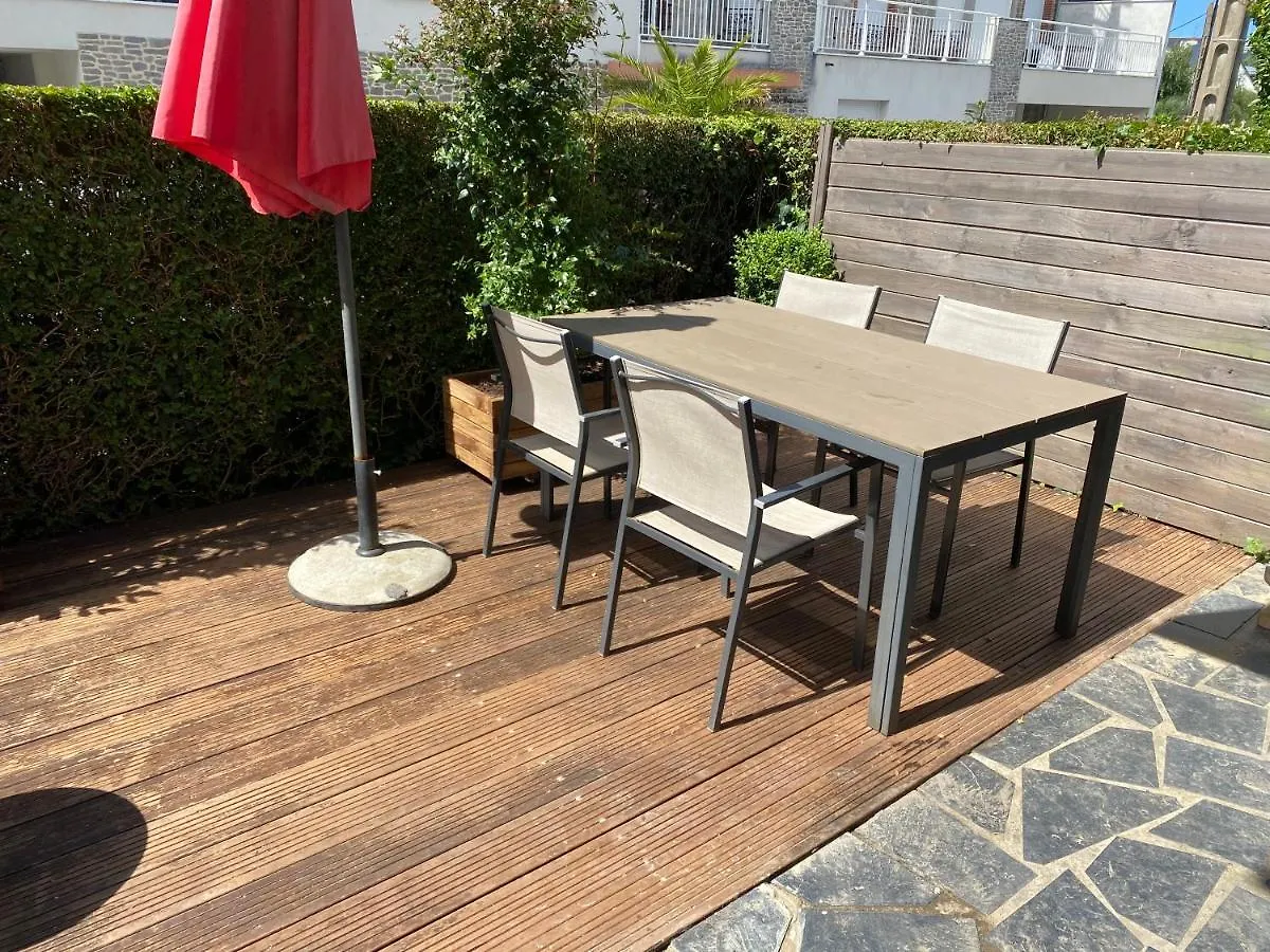 Appartement Terrasse Privee Grande Plage A 100 M - Parking Gratuit Saint-Cast-le-Guildo 0*,  France