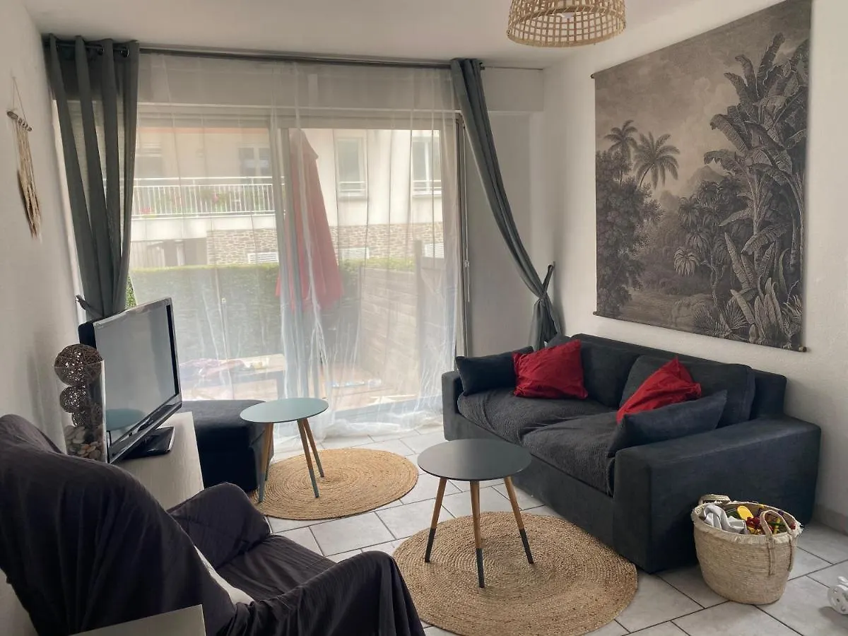 Appartement Terrasse Privee Grande Plage A 100 M - Parking Gratuit Saint-Cast-le-Guildo 0*,  France